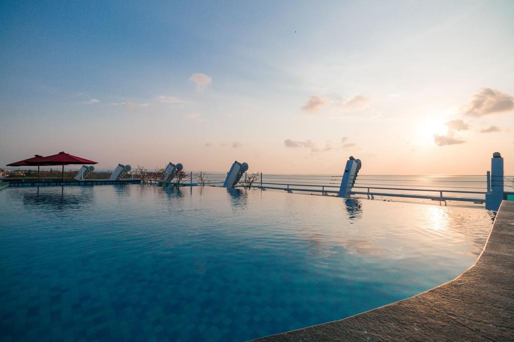 Kutabex Beachfront Hotel Kuta  Exterior photo